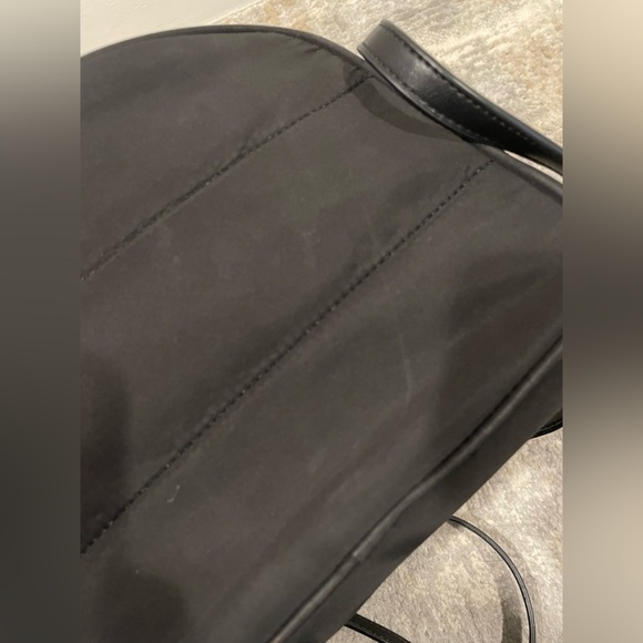 Banana Republic Black Crossbody Purse Handbag Bag Wallet Card Slots Minimalist - Picture 15 of 15